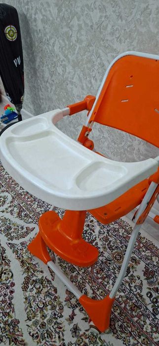 Детский стульчик для кормления оранжевый