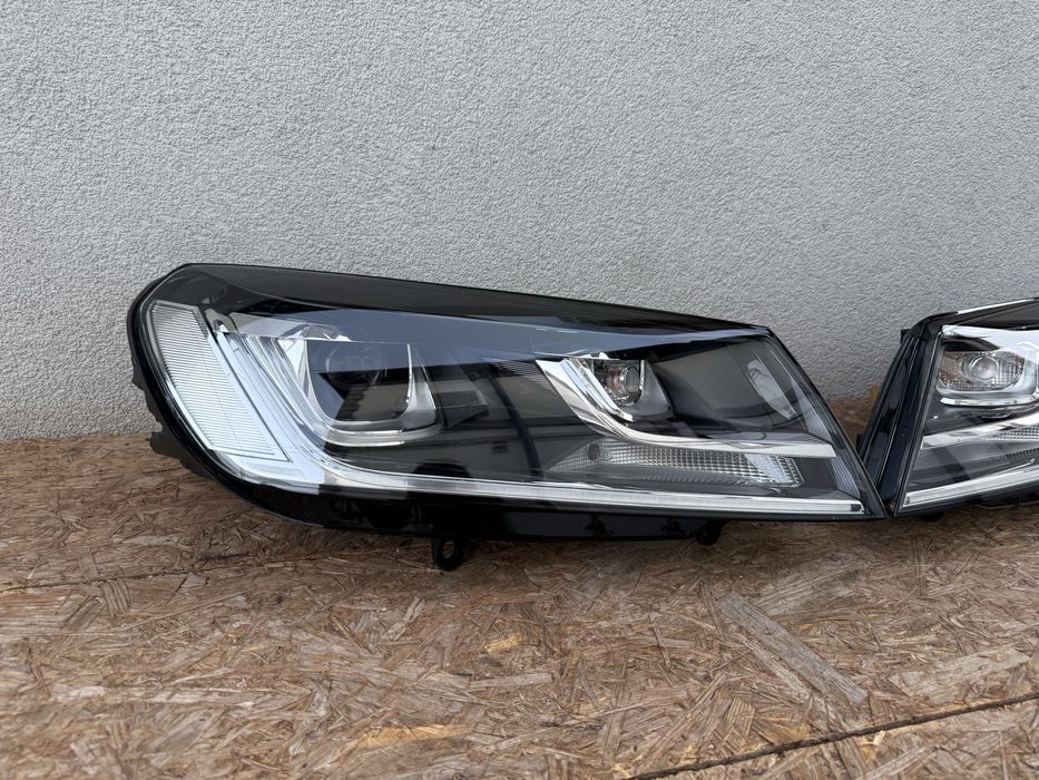 SET Far stanga dreapta VW Touareg 7P Facelift Xenon + LED Originale