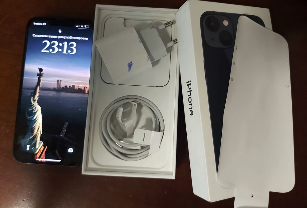 Продам айфон 13 полный комплект