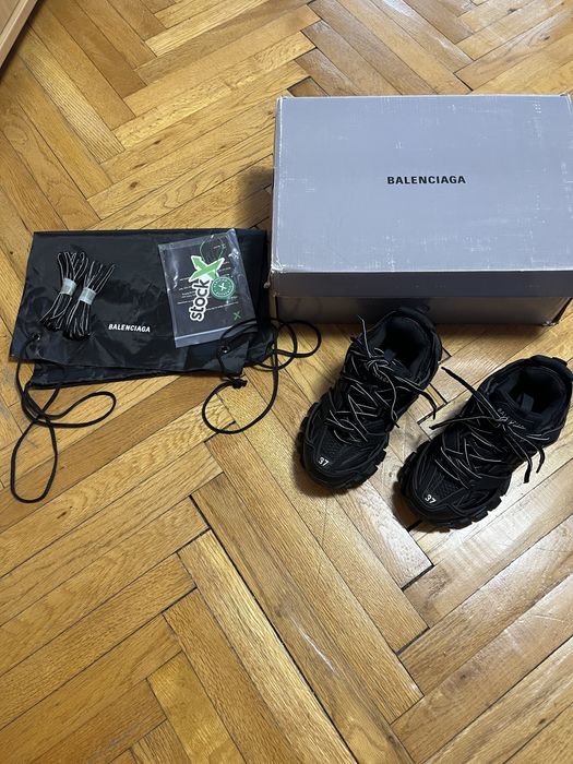 balenciaga track