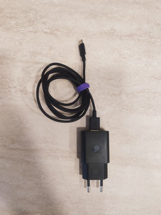 Продам Яндекс станцию Алиса