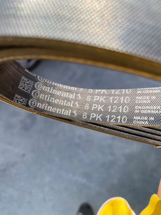 нов пистов ремък CONTITECH от Continental