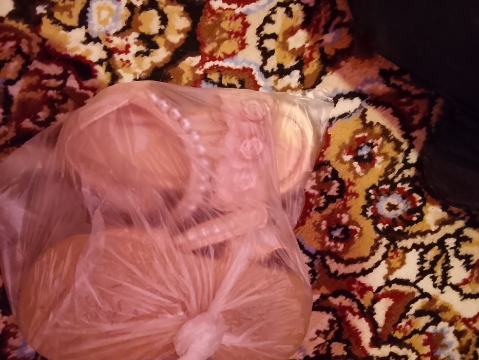 Продаю обувь женские и детские есть новые продаю оптом все сразу  есть