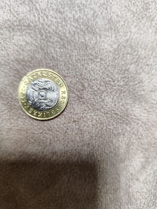 Монета 100 тенге
