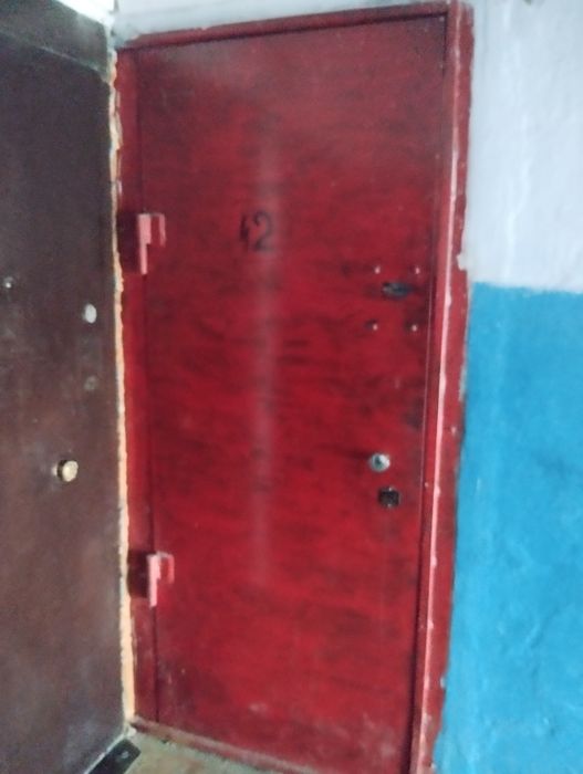 Продам железную дверь