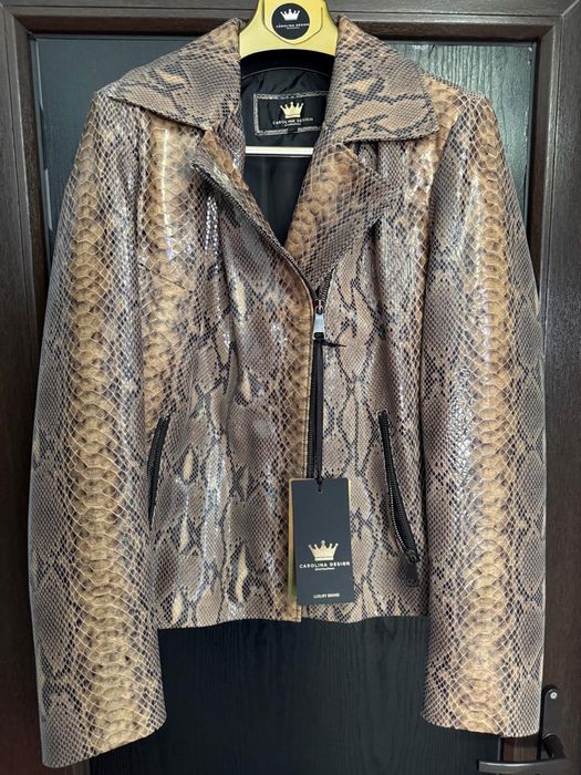 Geaca din piele de piton