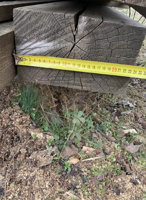 Vând 3 grinzi de lemn de esență tare