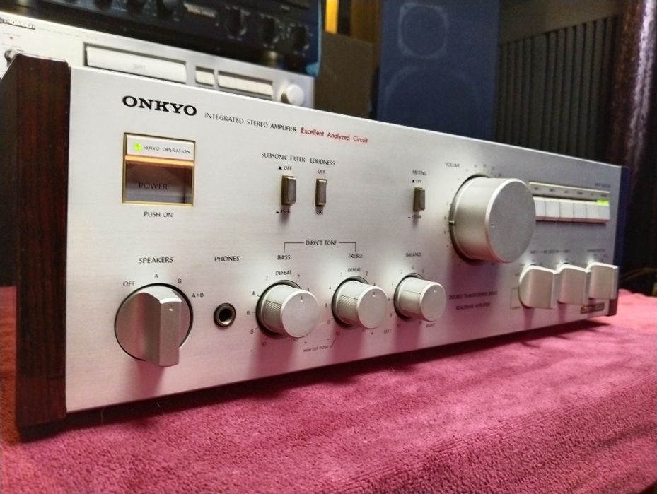 ONKYO Integra A-815RX