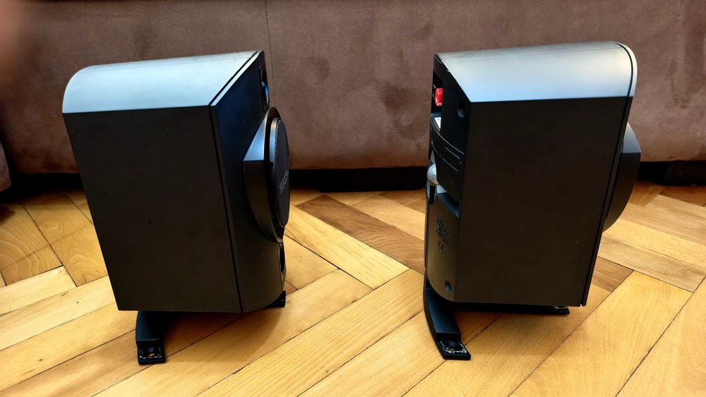 Bowers & Wilkins Rock solid мониторни тонколони