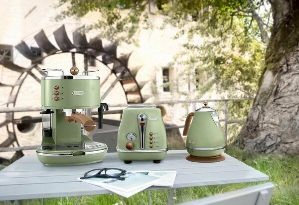 Чайник DeLonghi Kbov2001. GR зеленый