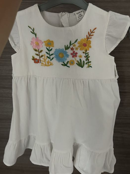 Rochie brodata, marimea 92