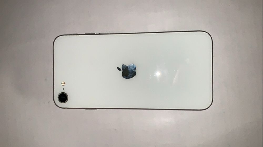 iPhone se 64gb.
