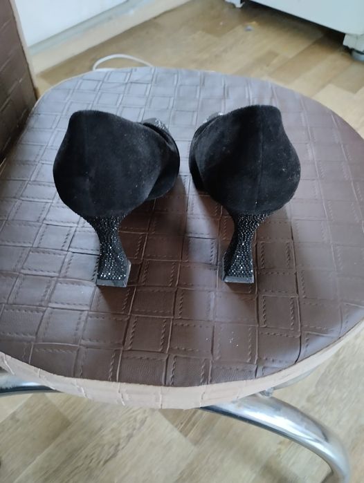Срочно продам туфли