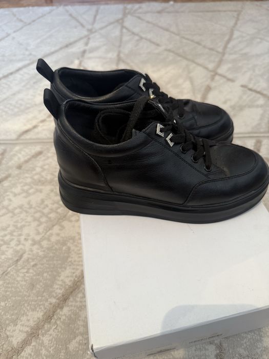 Продам обувь женскую