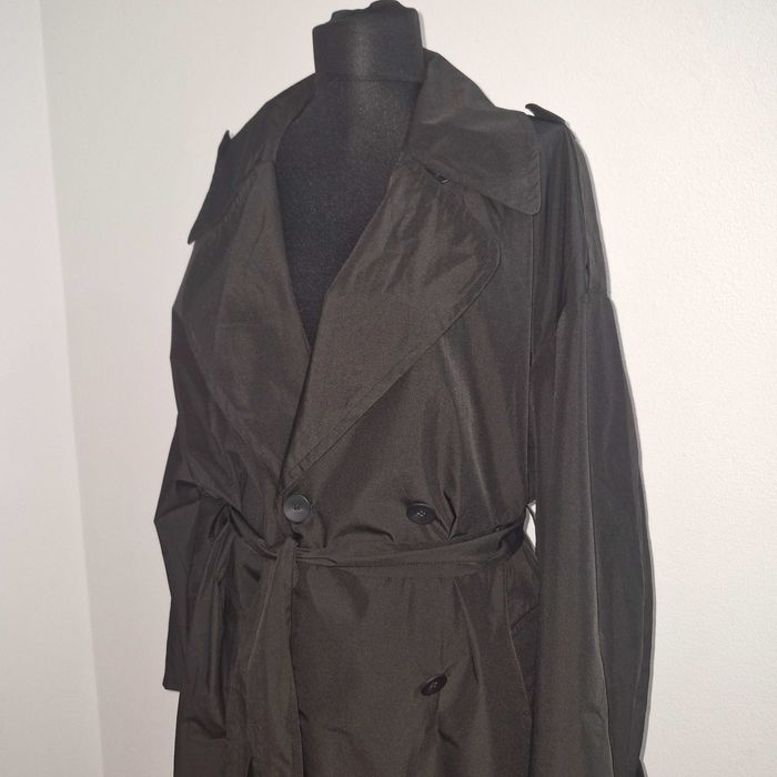 Trenci Zara cu eticheta