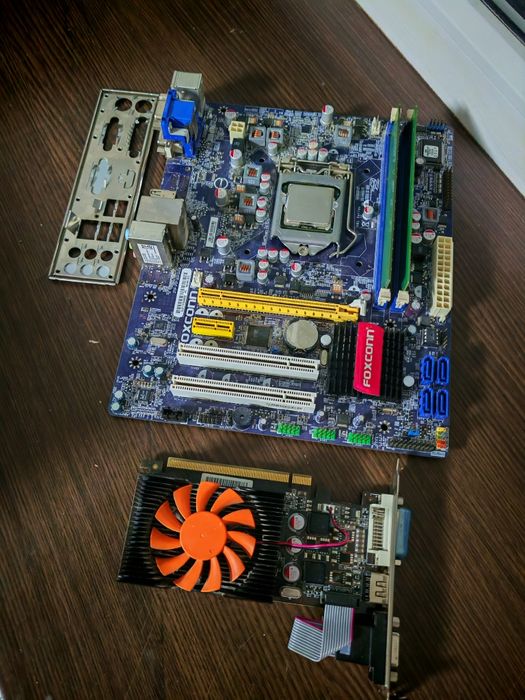 Комплект для компьютера. Материнская.  Видеокарта. Процессор. Оператив