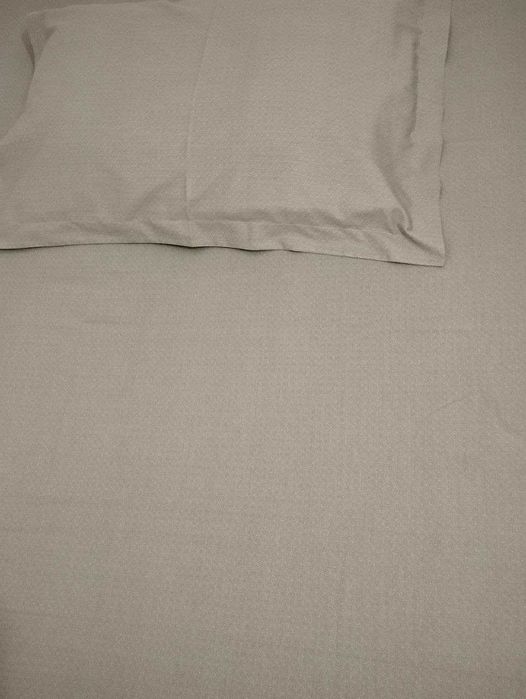 Простынь с наволочками