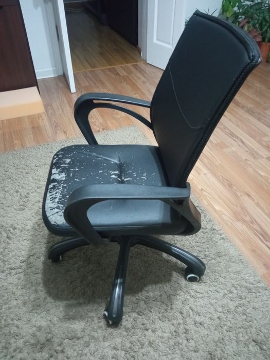 Стул офисный кожзам