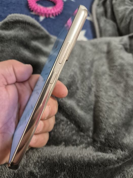 Vând sau schimb cu iPhone