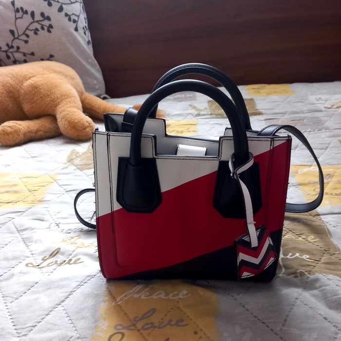 Нова дамска чанта