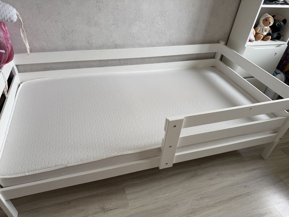 Продам кровать детскую