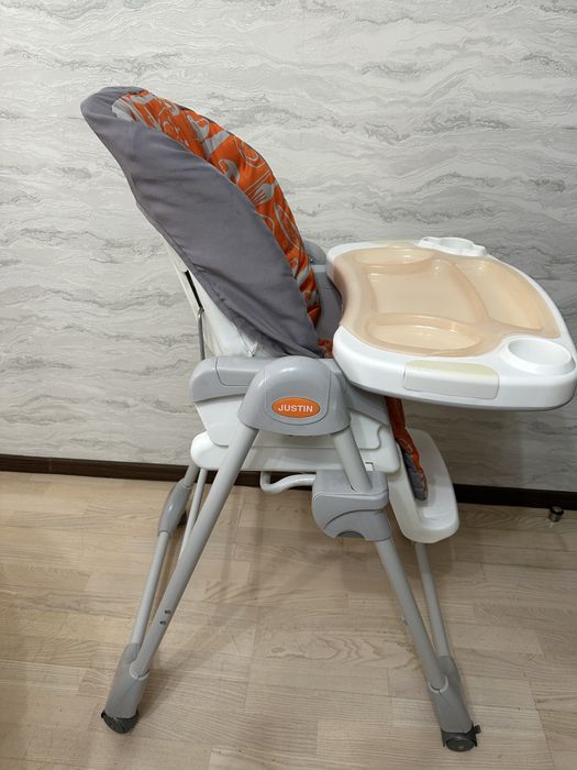 Детский стульчик для кормления