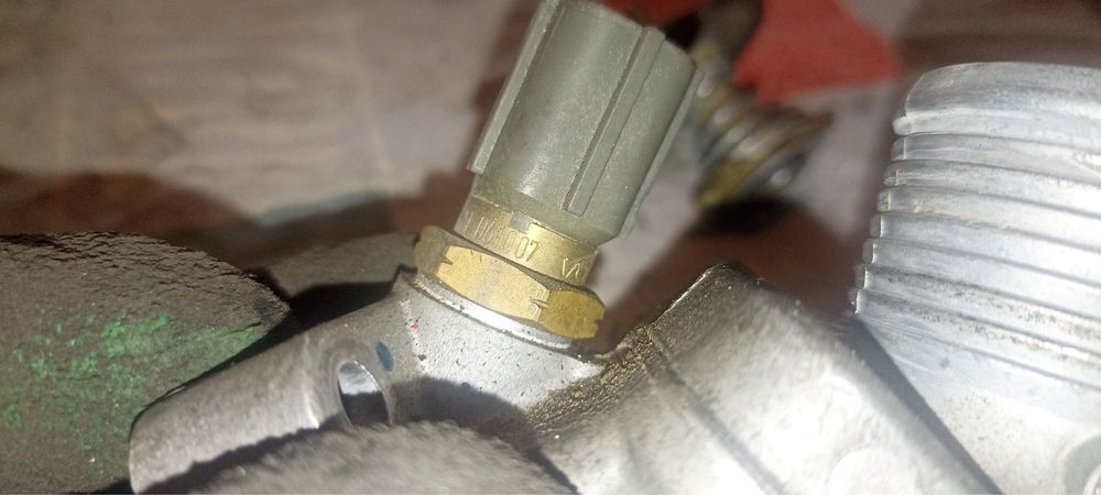 Корпус термостата Volvo Помпа Volvo