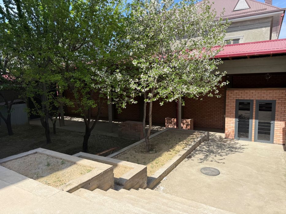 Срочно,Угловой дом 6 соток, отличная локация High Town