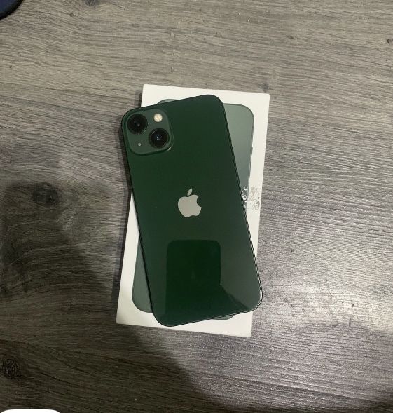 Айфон 13 в идеальном состоянии