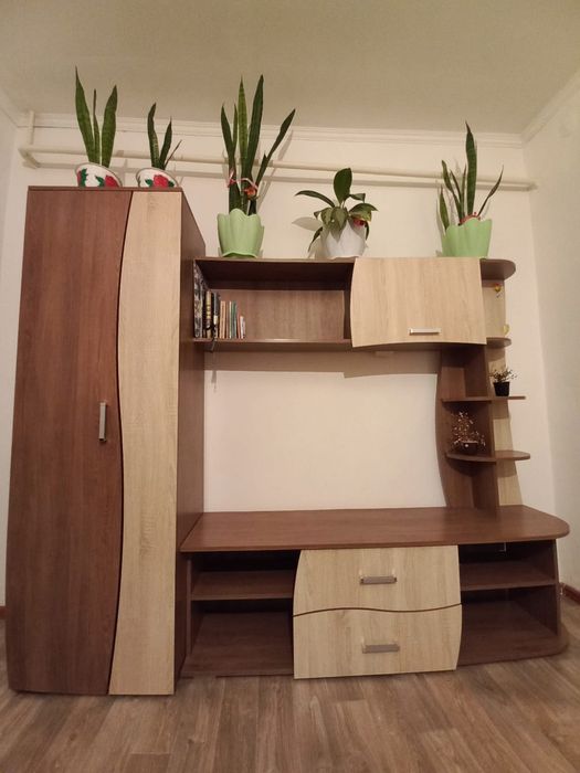 Продается горка-подставка для тв