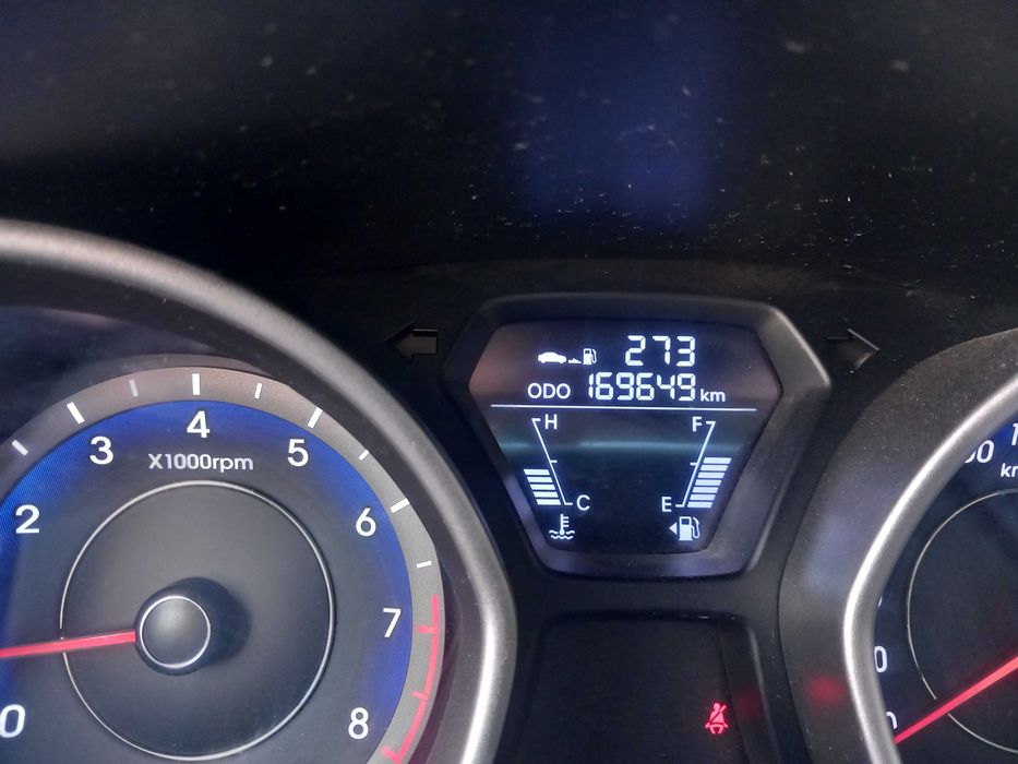 Hyundai Elantra 1.6 benzina