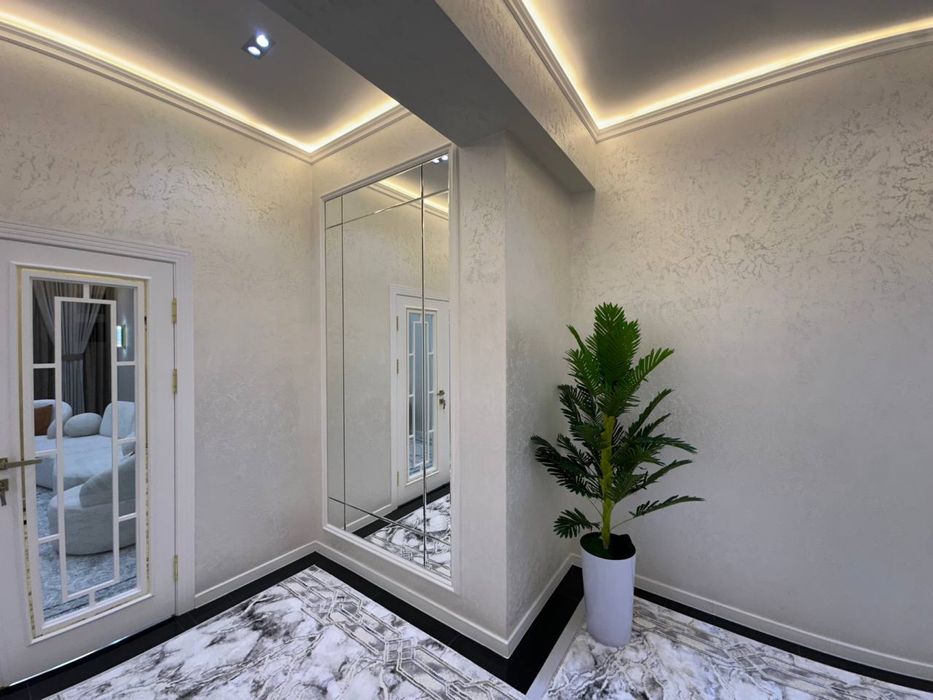 Продаётся 3-комнатная квартира (студия) в новостройке.