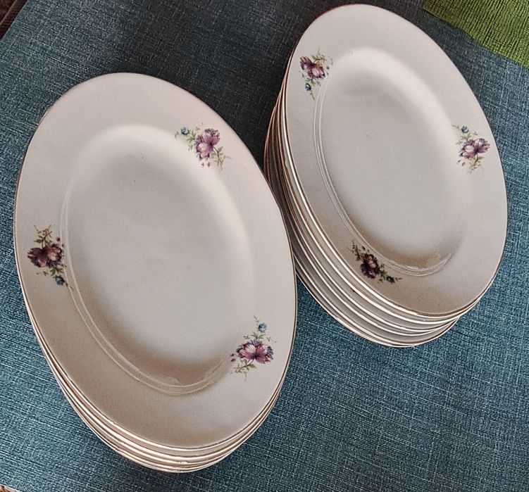 Порцеланови чинии