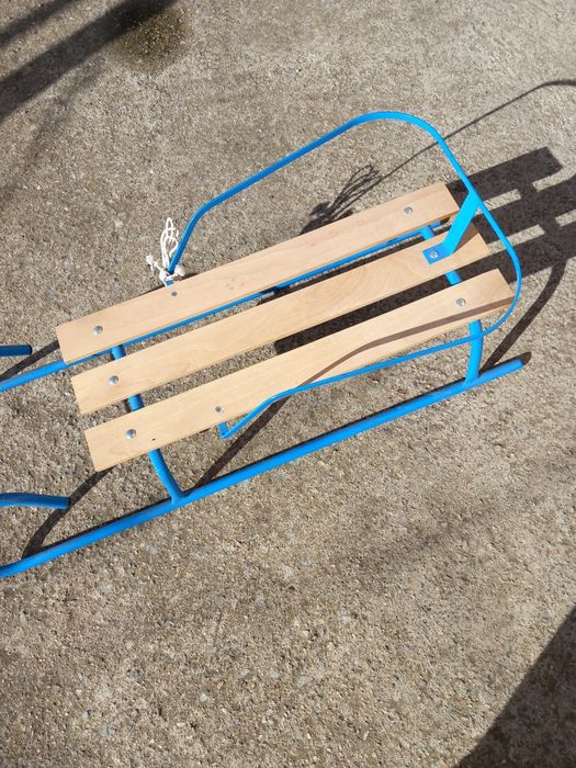 Продавам чисто нова шейна