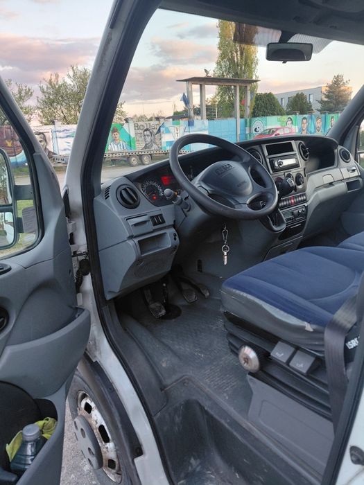 Vând Iveco 50 c15 detarat la 3.5t