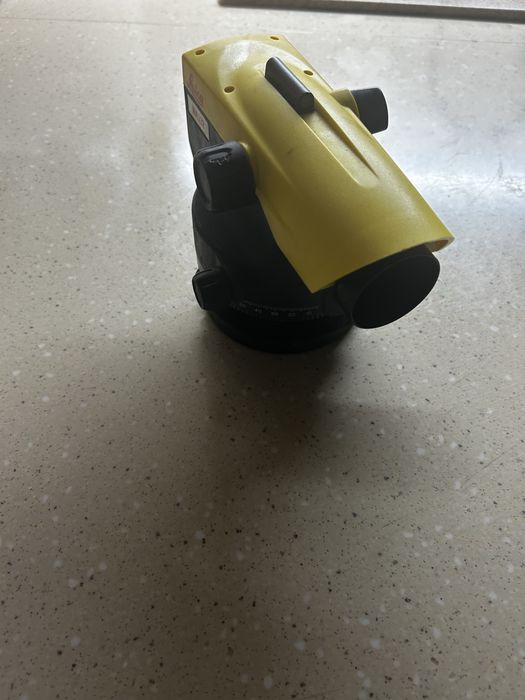 Продам невелир leica