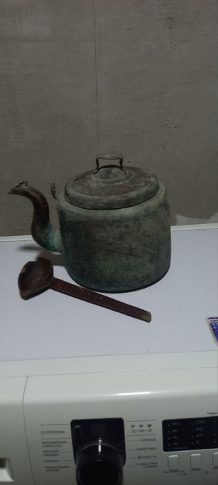 Antikvar narsalar sotiladi