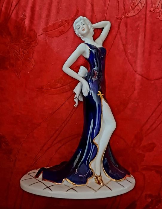 Статуэтка Дама в синем