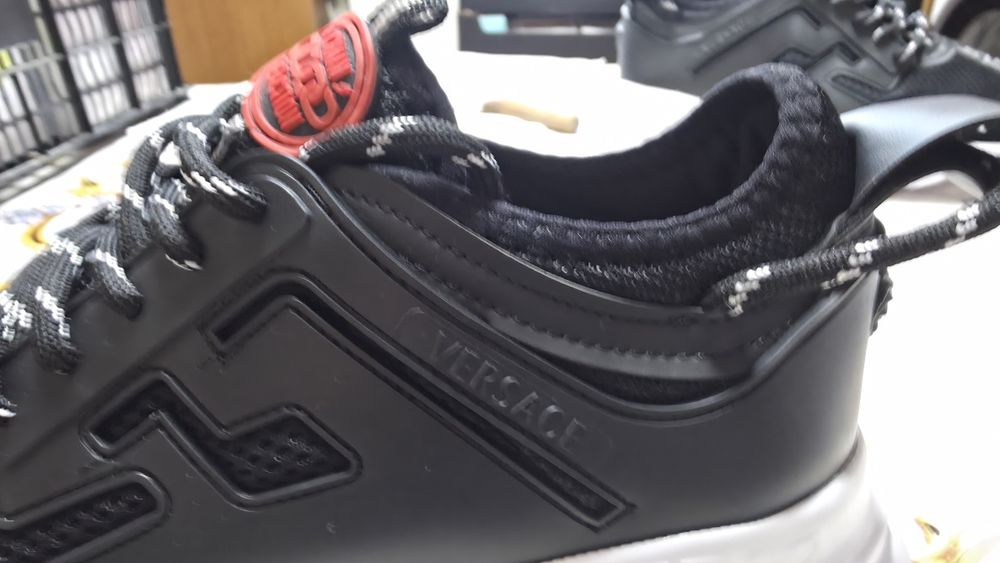 Versace Chain reaction