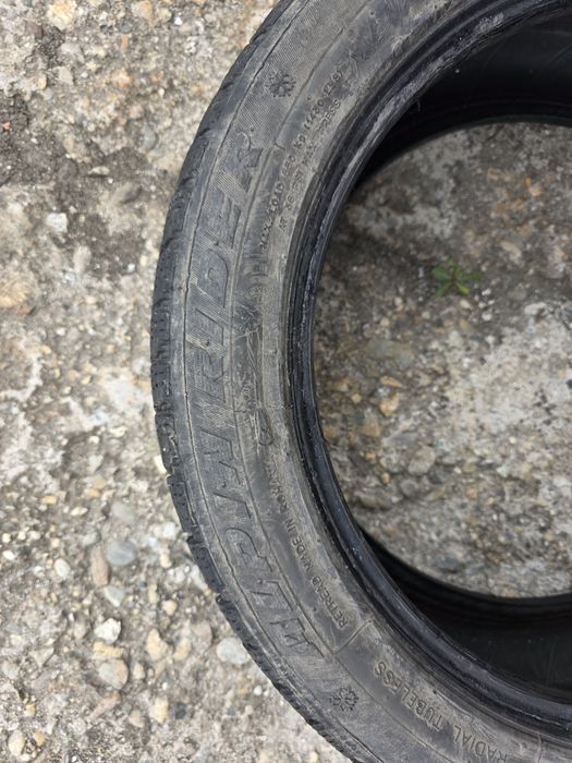 4 cauciucuri all sezon  235/45 R17 ca noi folosite mai puțin de o luna