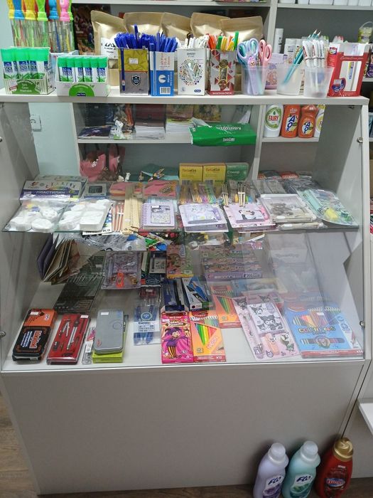 Срочно продается новые ветрины.