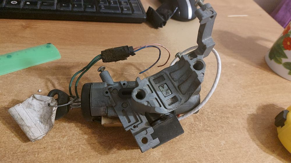 Замок зажигания мазда