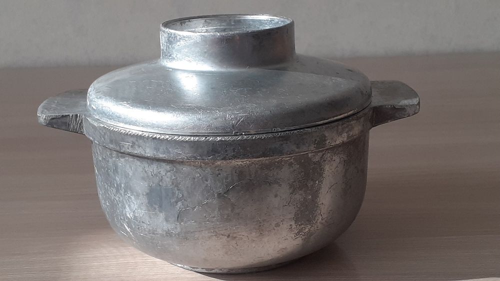 Банки до 1 л ,  кастрюля на 0.5л