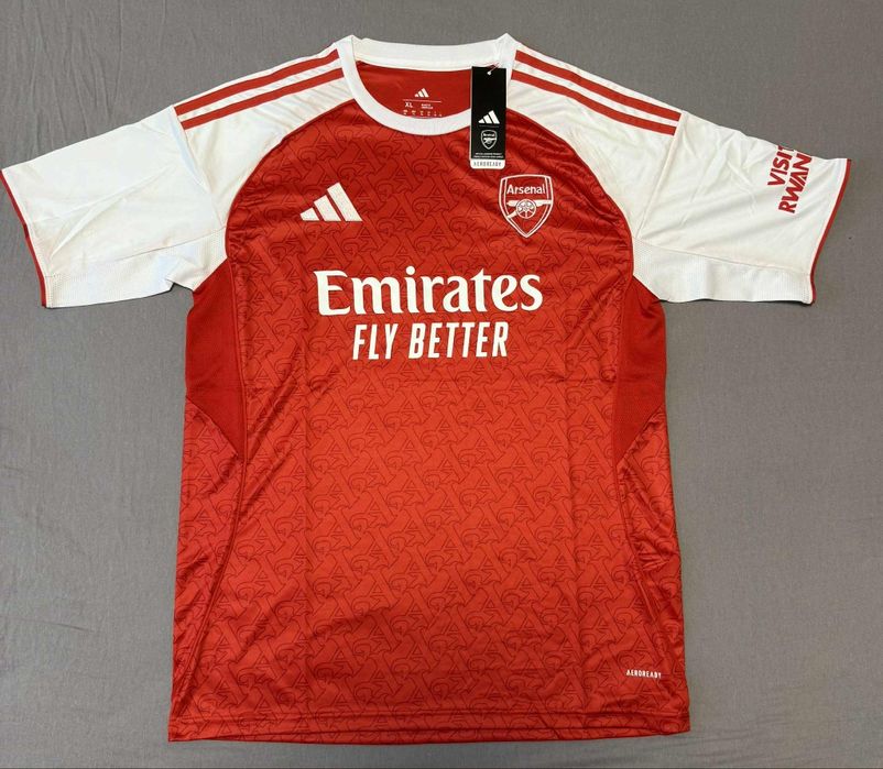 Футболни екипи от сезон 2025/2026.