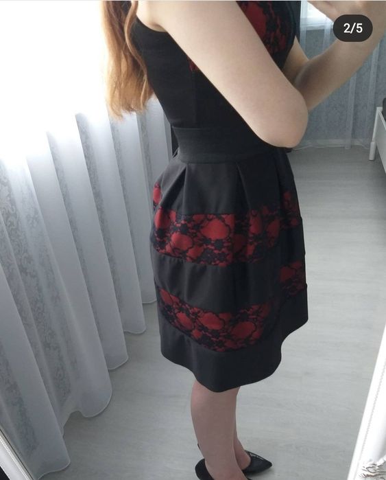 Официална рокля в черно и червено