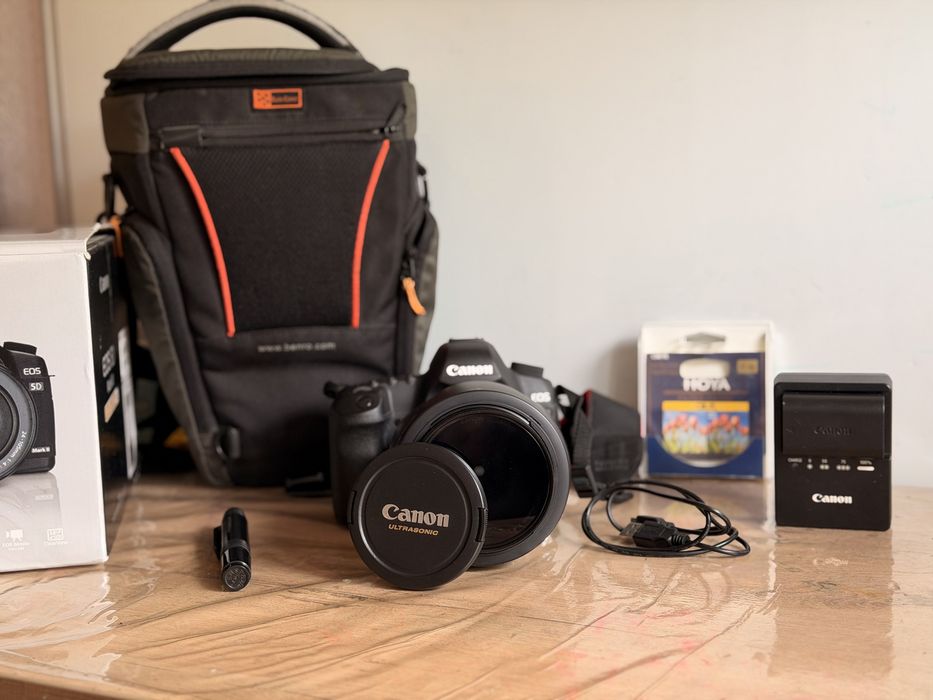 Canon EOS 5D Mark II + EF 24-105mm f/4L IS USM + полный комплект