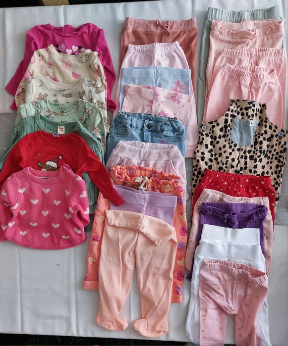 Vând hăinuțe de copii