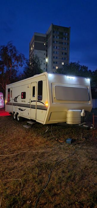 Американска каравана golden falcon glendale