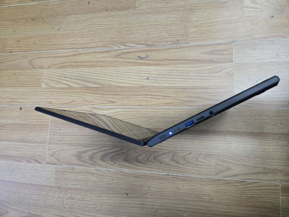 Vând tableta chromebook laptop ca noua