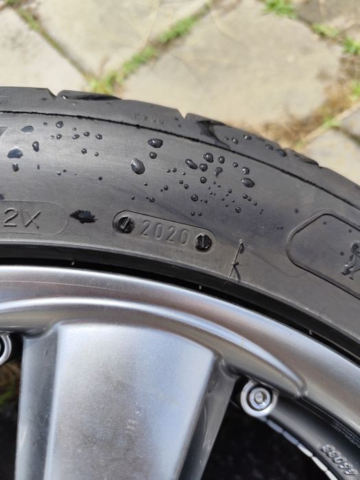 Продавам 18" оригинални лети джанти Alutec 5x114.3 (Германия) + гуми 235/45/18